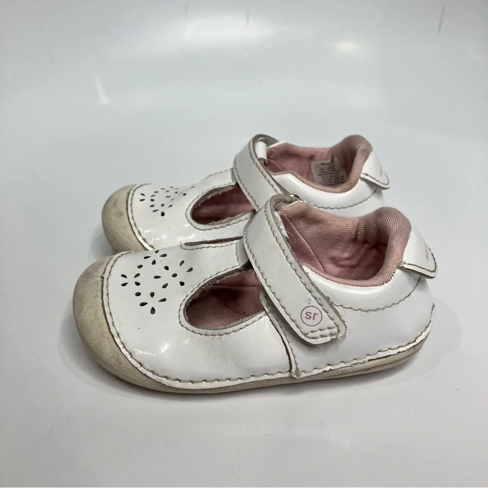 Stride rite white patent leather Amalie mary Jane shoes size 5.5 early walkers